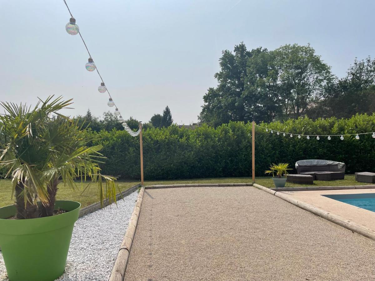 Le Double C Bed & Breakfast Saint-Victor-de-Morestel Dış mekan fotoğraf