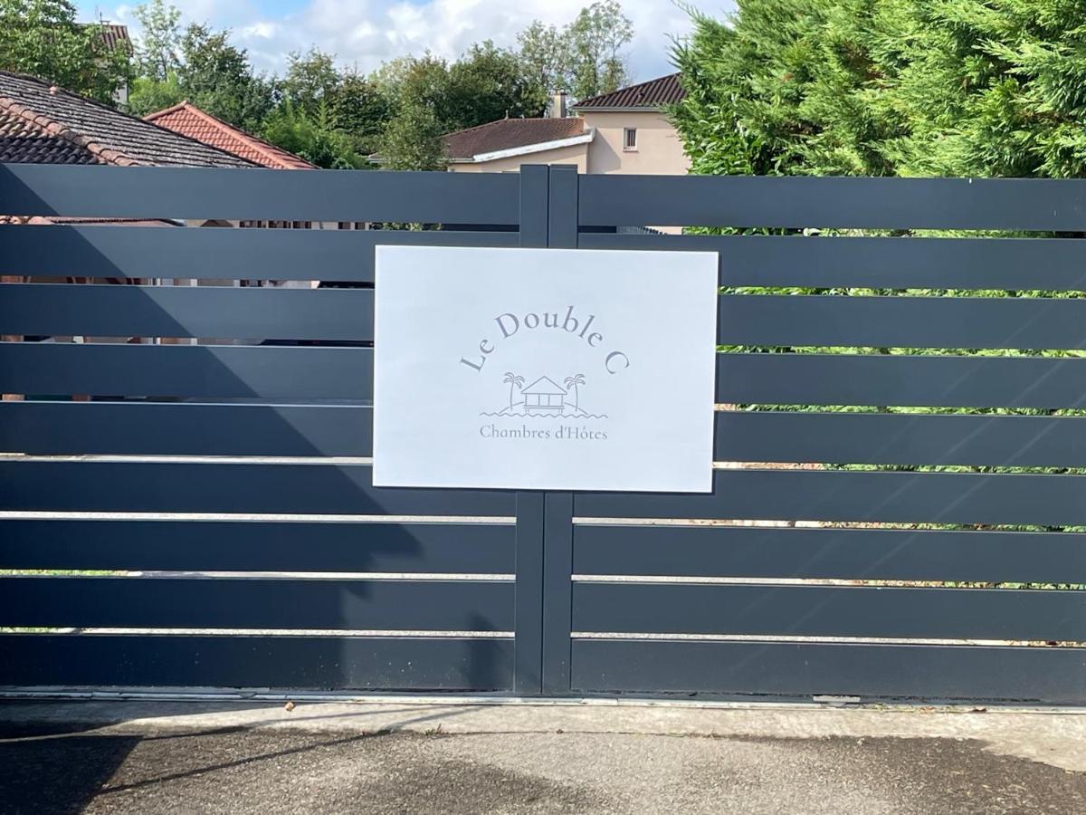 Le Double C Bed & Breakfast Saint-Victor-de-Morestel Dış mekan fotoğraf